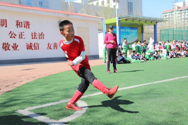 伊萨洛称赞布泽尔：学习能力超凡，快速掌握战术